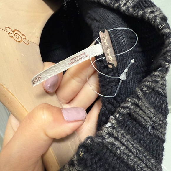 Free People Sweetheart Mock Neck Sweater Black Size XLarge - Picture 5 of 5